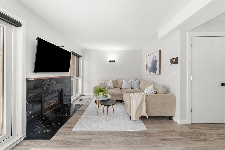 18 220 E 11th Street North Vancouver, BC - 7
