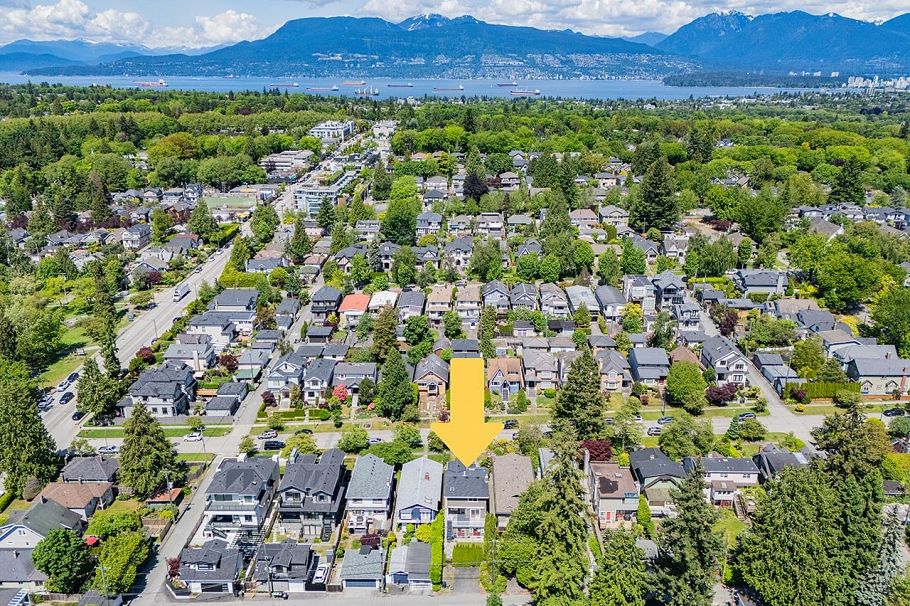 3558 W 32nd Avenue Vancouver, BC - 33
