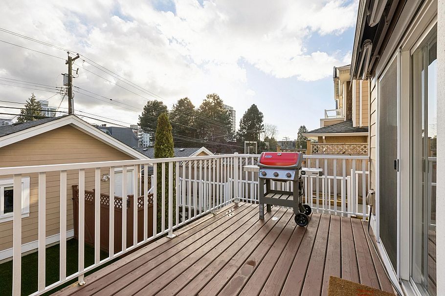 205 E 18th Street North Vancouver, BC - 31
