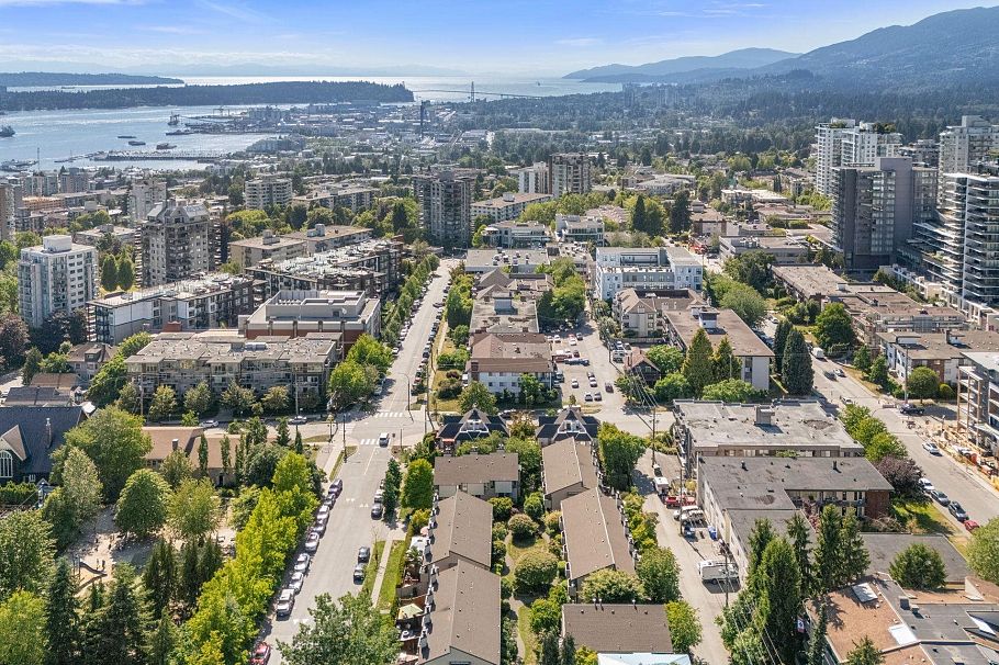 18 220 E 11th Street North Vancouver, BC - 38