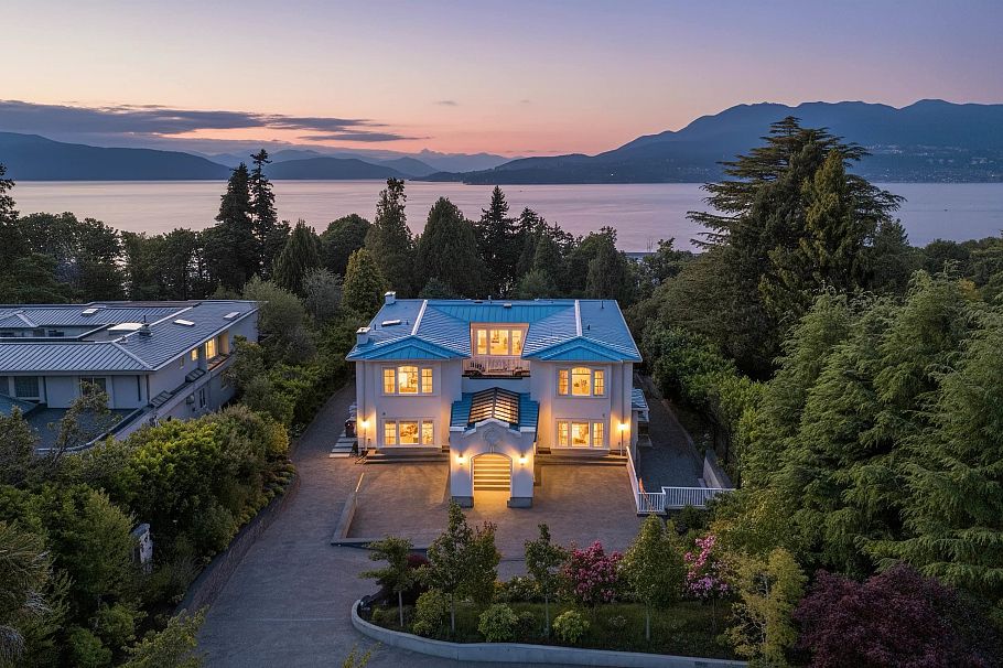 5747 Newton Wynd Vancouver, BC - 1