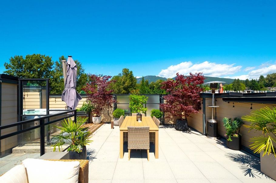 417 733 W 14th Street North Vancouver, BC - 32