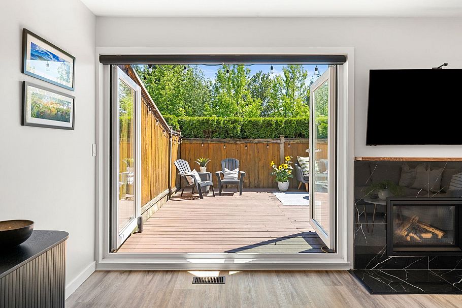 18 220 E 11th Street North Vancouver, BC - 5