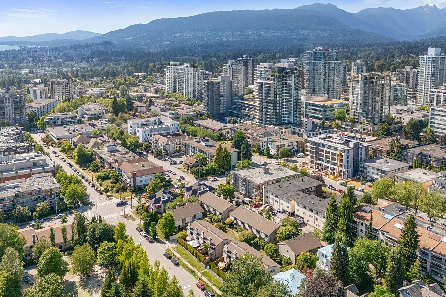 18 220 E 11th Street North Vancouver, BC - 39