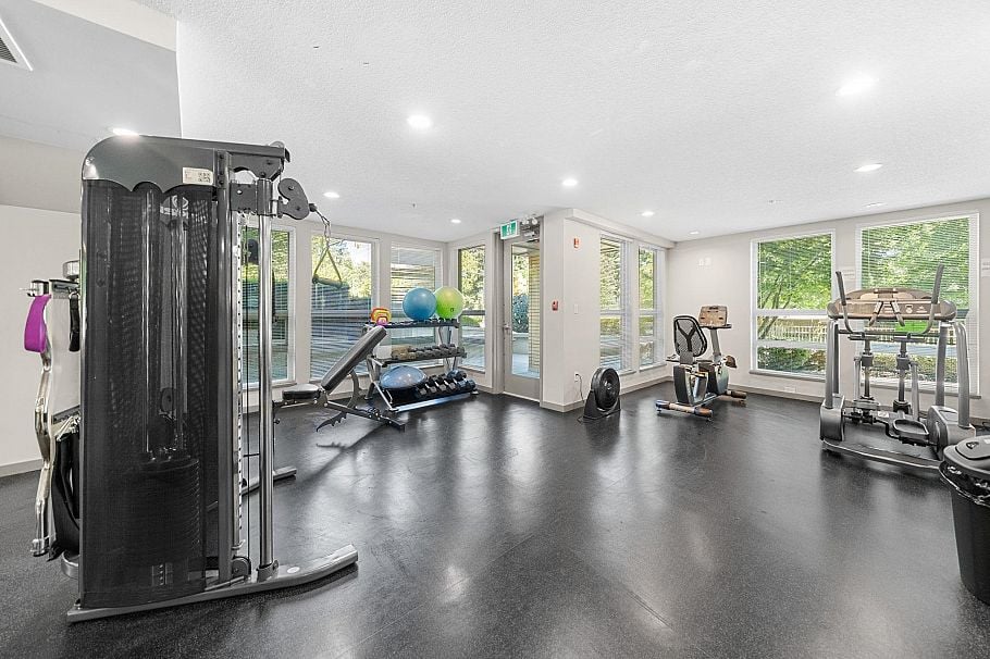 108 2665 Mountain Highway North Vancouver, BC - 25