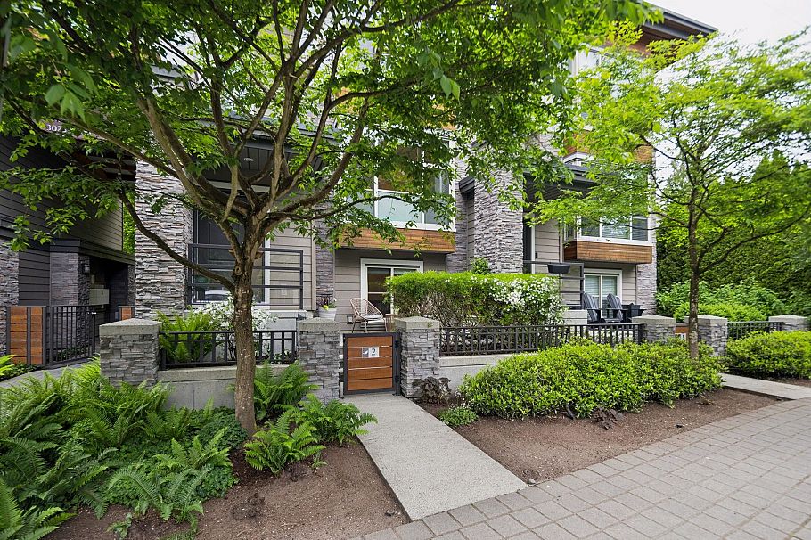 2 3025 Baird Road North Vancouver, BC - 29