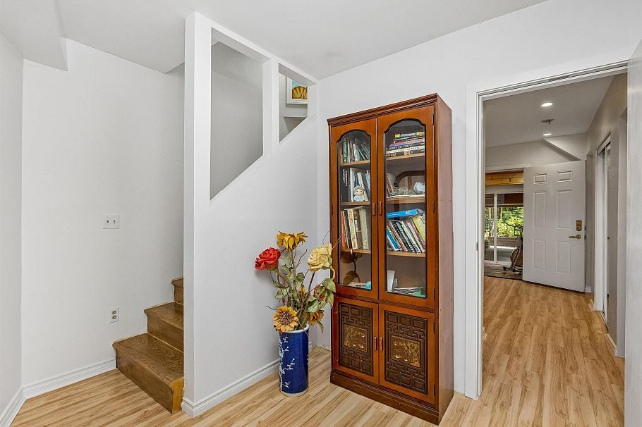 1501 Ostler Court North Vancouver, BC - 25