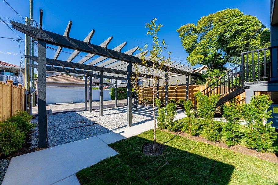 3 1845 E 51st Avenue Vancouver, BC - 34