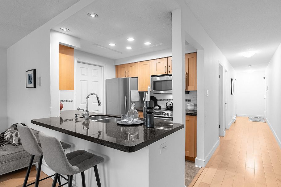 101 2412 Alder Street Vancouver, BC - 6