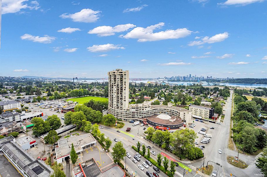 2001 1632 Lions Gate Lane North Vancouver, BC - 16