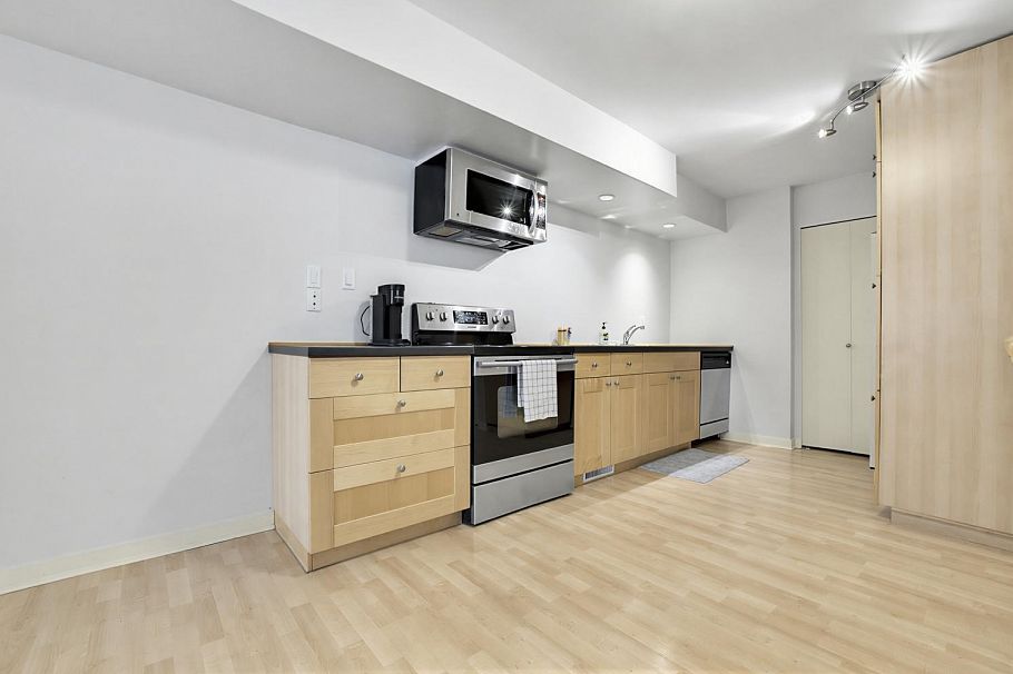 3558 W 32nd Avenue Vancouver, BC - 24