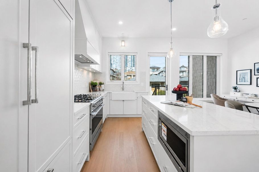 531 W 61st Avenue Vancouver, BC - 11