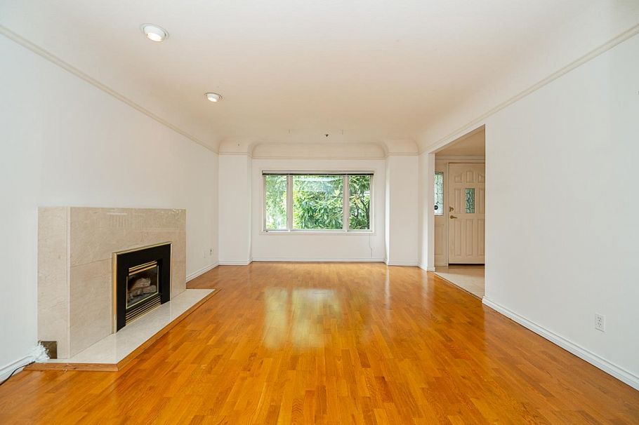 1796 W 14th Avenue Vancouver, BC - 4