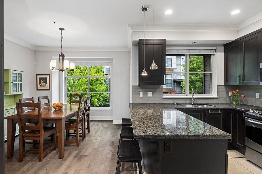 2 3025 Baird Road North Vancouver, BC - 8