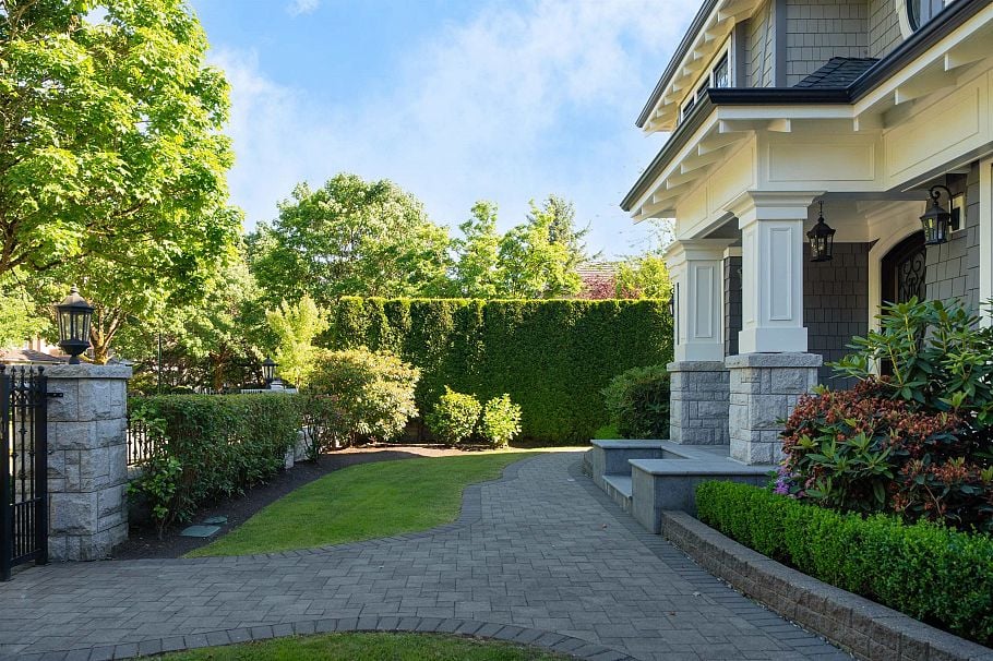 6869 Selkirk Street Vancouver, BC - 4