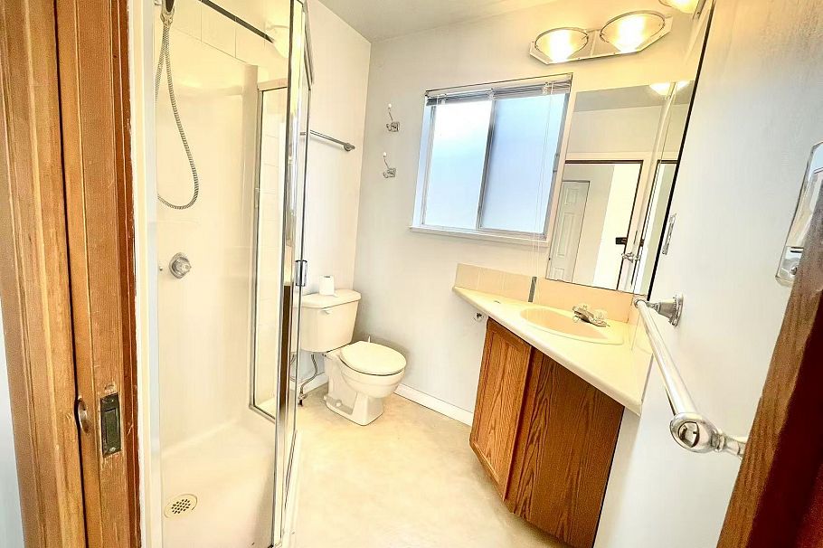 3857 W 18th Avenue Vancouver, BC - 5