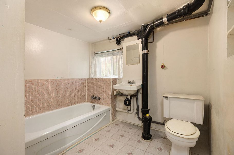 855 Nanaimo Street Vancouver, BC - 18
