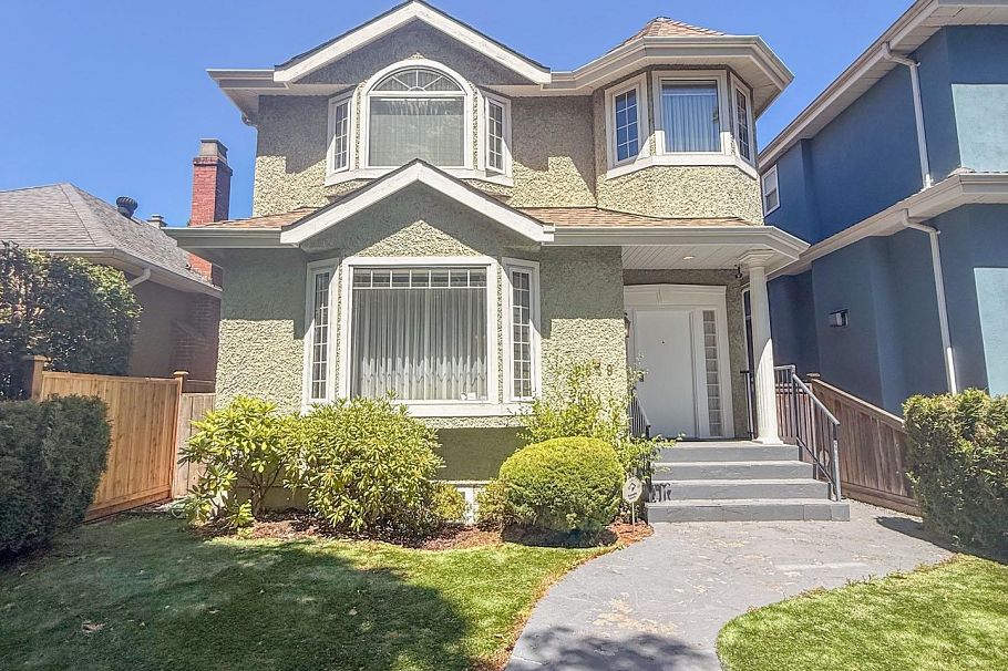 2849 W 35th Avenue Vancouver, BC - 1