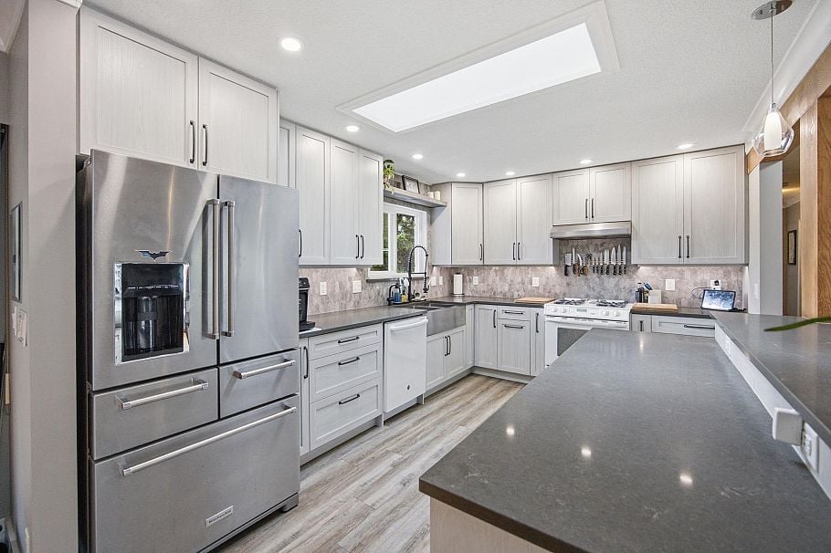 944 Tollcross Road North Vancouver, BC - 4