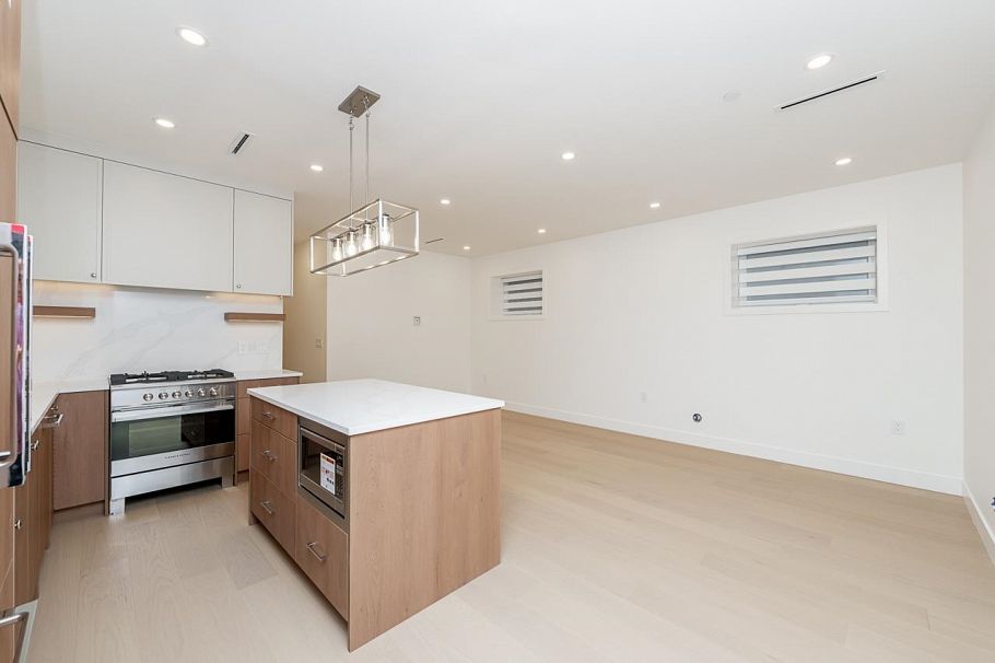 2 1845 E 51st Avenue Vancouver, BC - 5