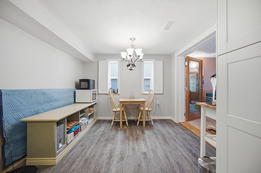944 Tollcross Road North Vancouver, BC - 28