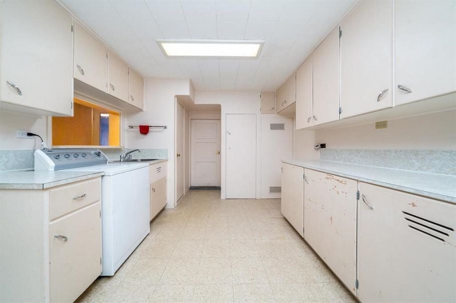 2870 Thorncliffe Drive North Vancouver, BC - 17