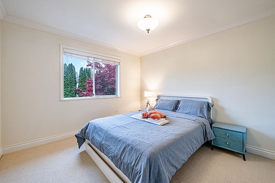4570 W 13th Avenue Vancouver, BC - 12
