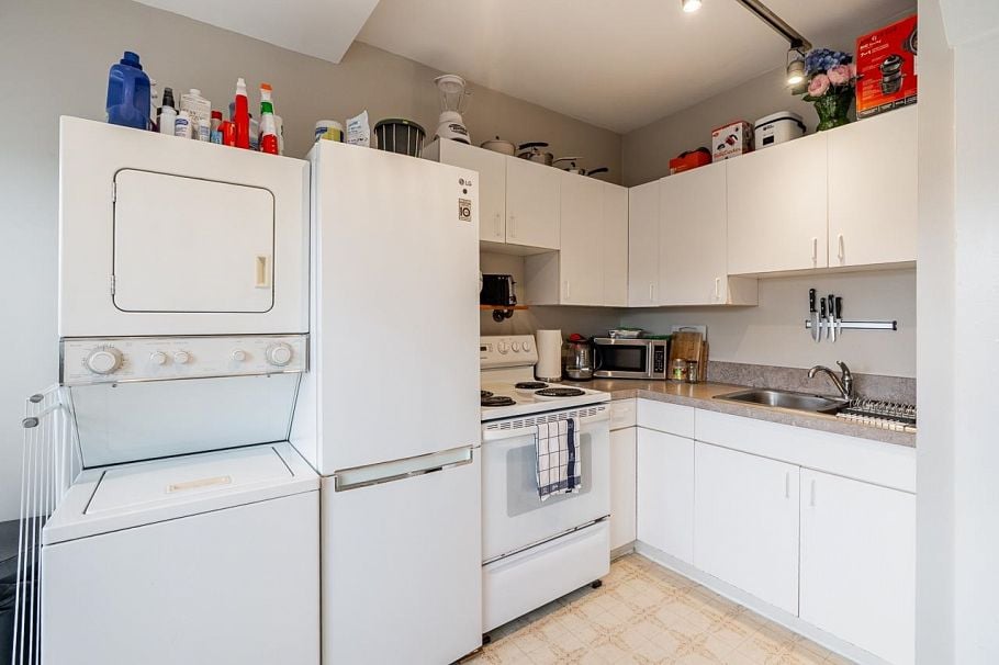 967 W 8th Avenue Vancouver, BC - 17
