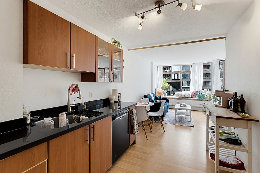 214 1330 Burrard Street Vancouver, BC - 9