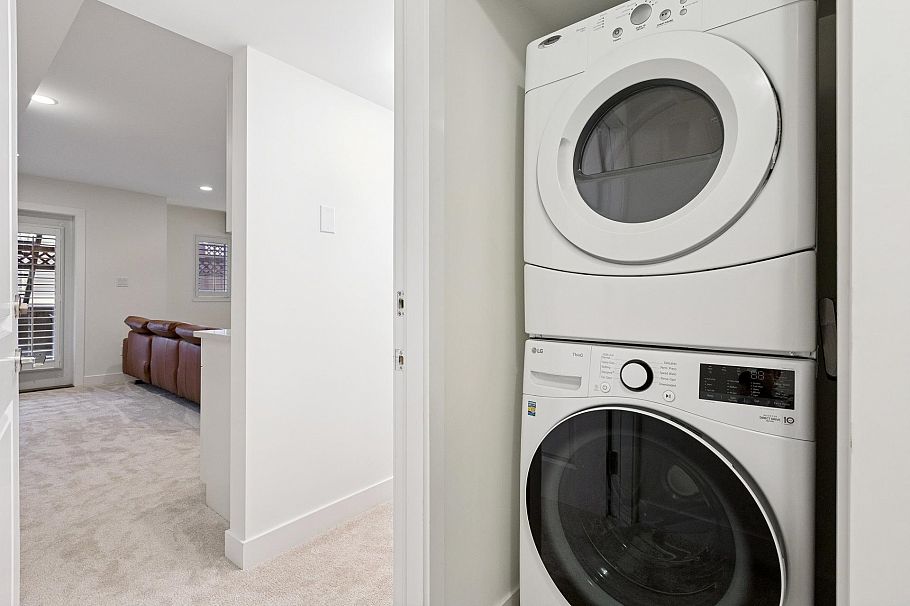 205 E 18th Street North Vancouver, BC - 28