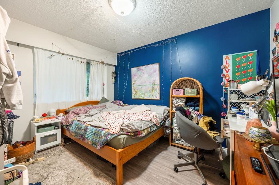 5261 Cliffridge Avenue North Vancouver, BC - 16