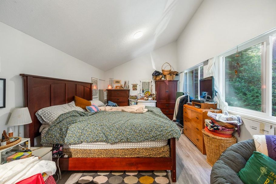 5261 Cliffridge Avenue North Vancouver, BC - 18