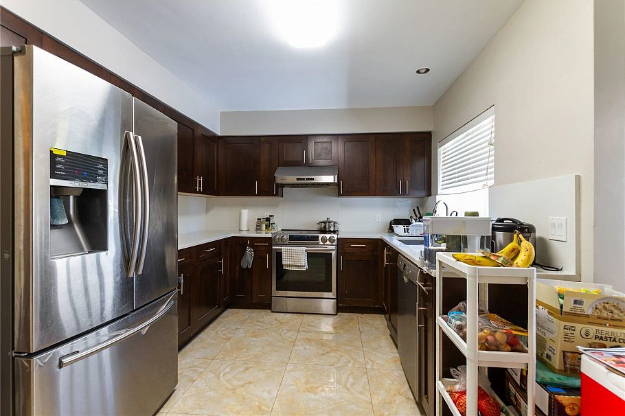 7643 Selkirk Street Vancouver, BC - 4