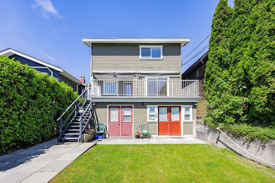 3558 W 32nd Avenue Vancouver, BC - 32
