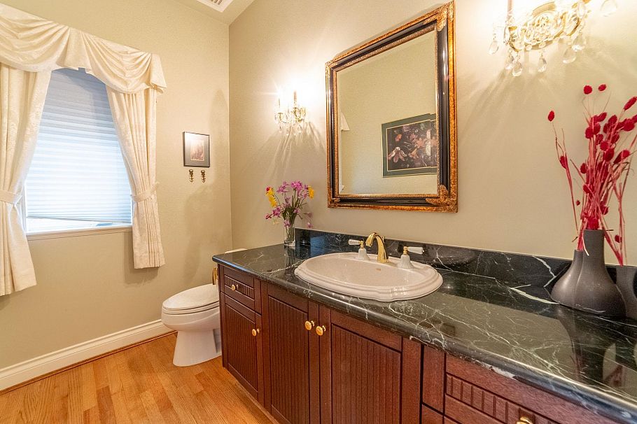 2849 W 35th Avenue Vancouver, BC - 6