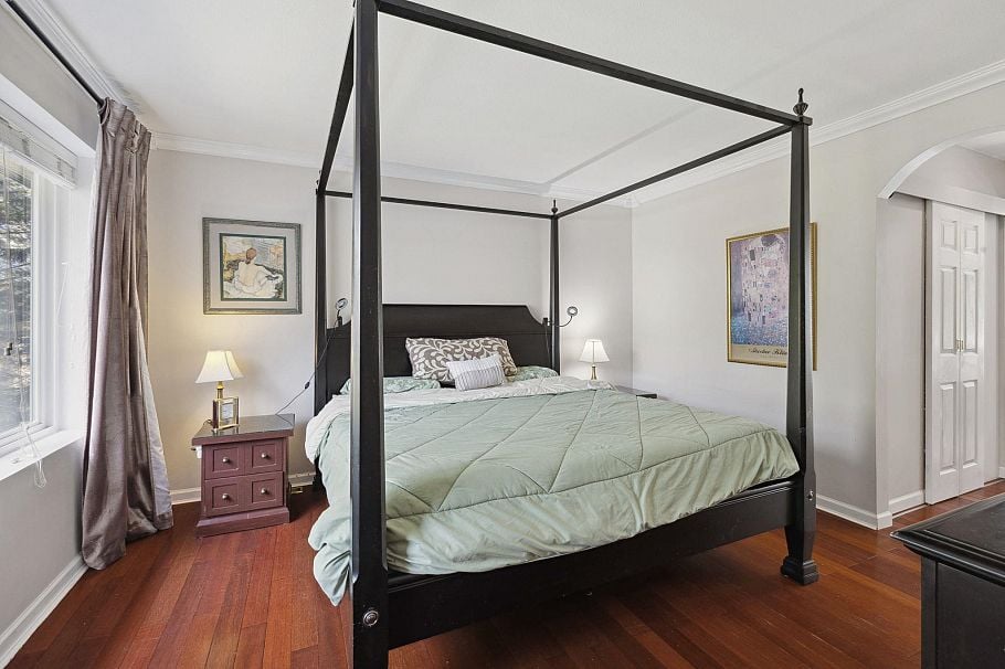 1501 Ostler Court North Vancouver, BC - 20