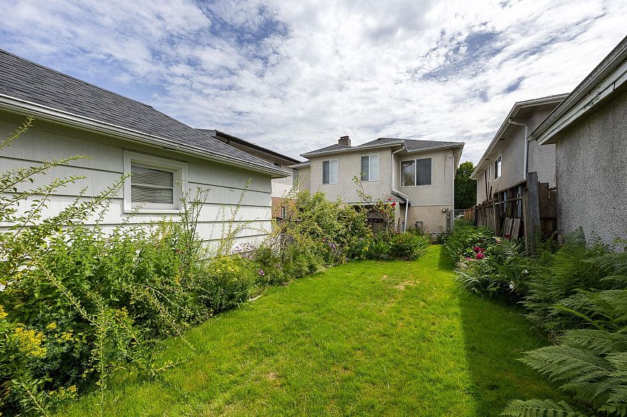 855 Nanaimo Street Vancouver, BC - 19