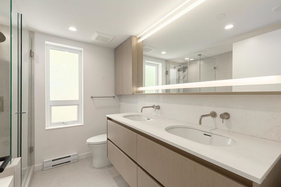 4803 Laurel Street Vancouver, BC - 23