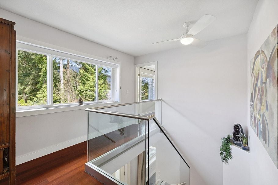 1501 Ostler Court North Vancouver, BC - 19