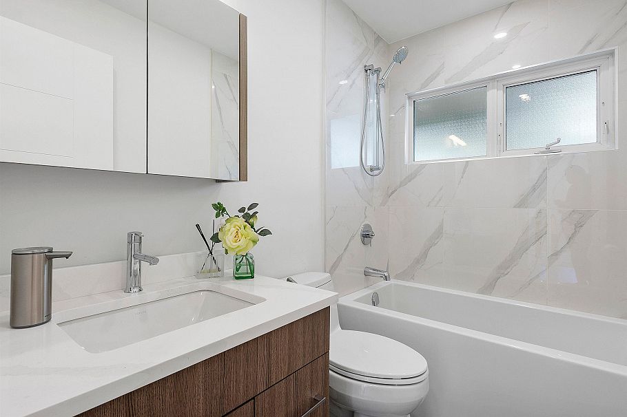 3581 Bluebonnet Road North Vancouver, BC - 4