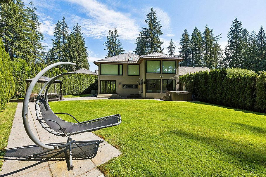 4577 Capilano Road North Vancouver, BC - 39
