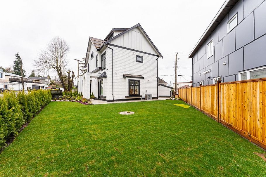 1 2837 Oliver Crescent Vancouver, BC - 3