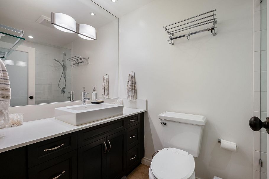 195 W 13th Avenue Vancouver, BC - 16