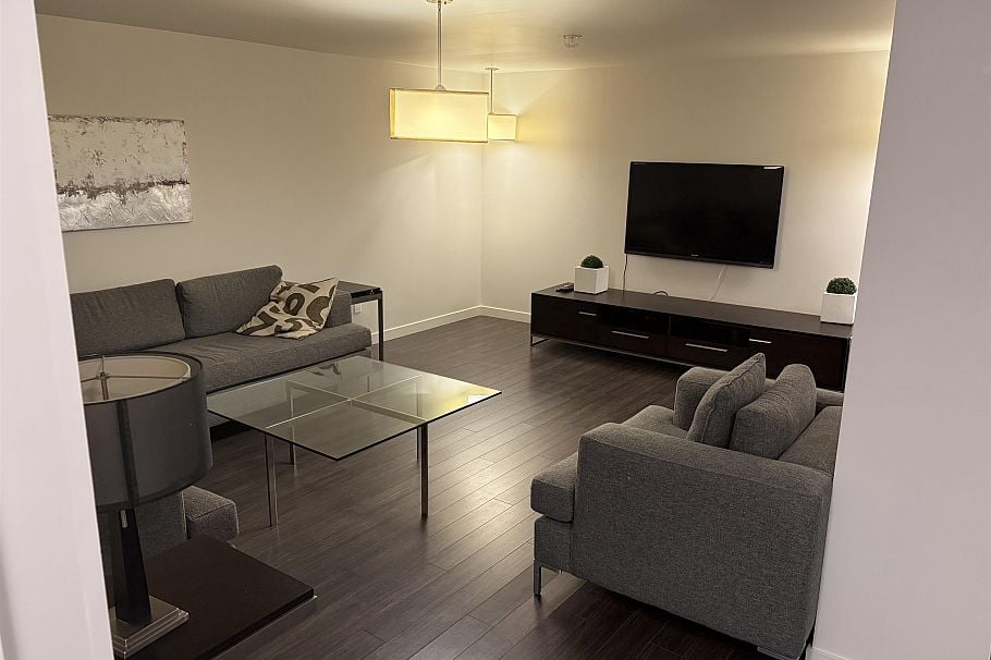 207 1677 Lloyd Avenue North Vancouver, BC - 32
