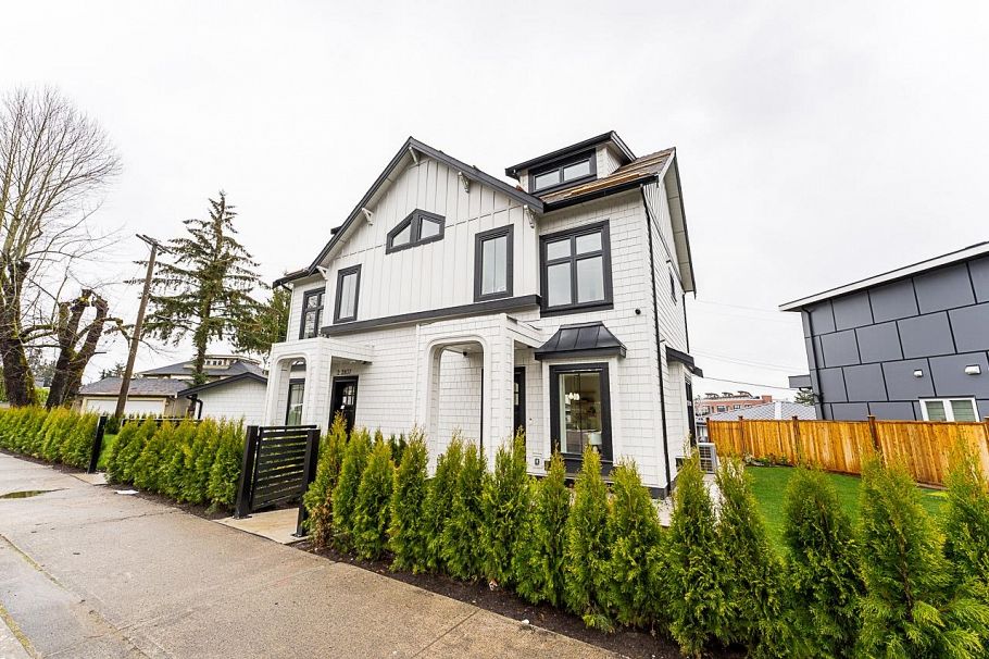 1 2837 Oliver Crescent Vancouver, BC - 2