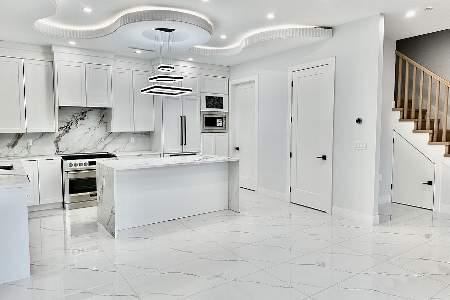 1330 E 64th Avenue Vancouver, BC - 6