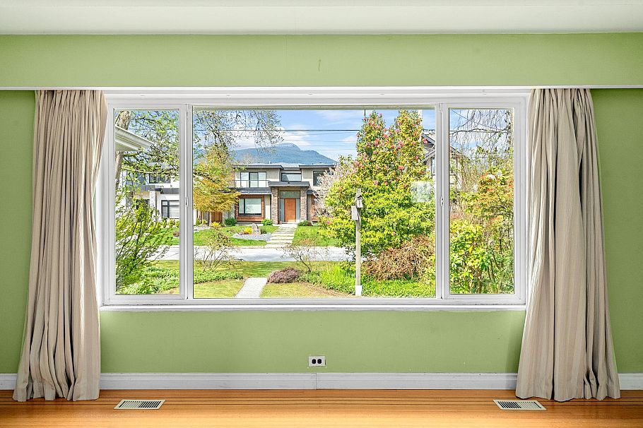 753 E 9th Street North Vancouver, BC - 8