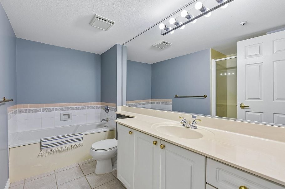 206 1150 Lynn Valley Road North Vancouver, BC - 21