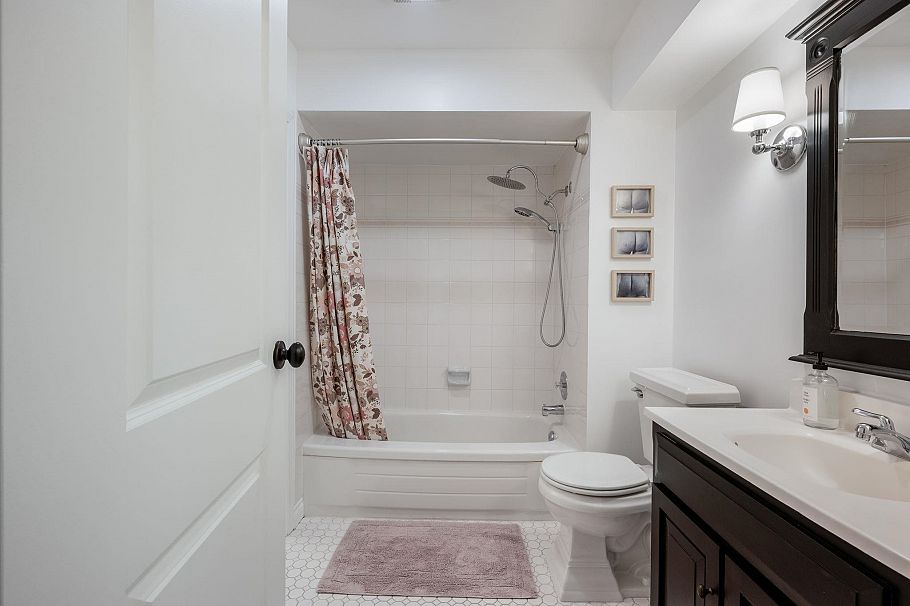 195 W 13th Avenue Vancouver, BC - 18