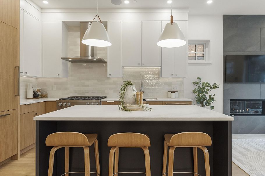 1 3919 W 18th Avenue Vancouver, BC - 3